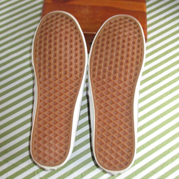 Vans Deluxe Ultra Cush Skate Sneaker - Picture 10 of 13